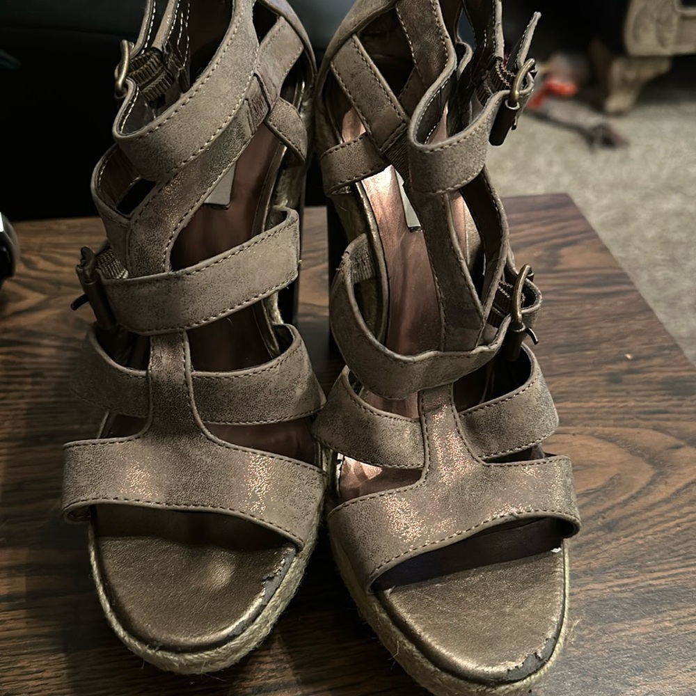 Simply Vera Wang heel sandals